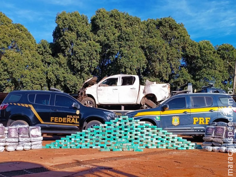  Caminhonete carregada com 270 quilos de droga capota na BR-419