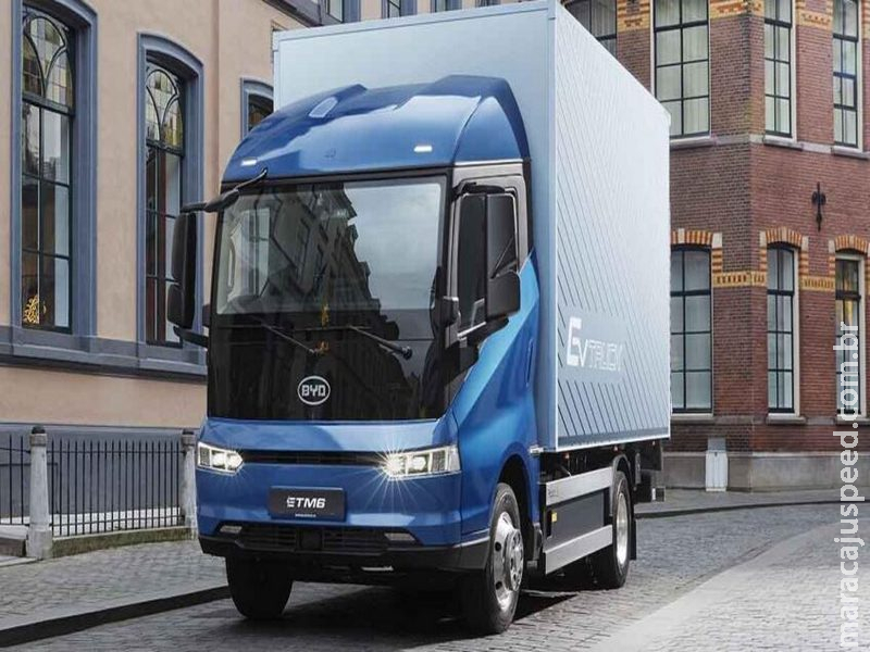 China coloca fabricantes europeus de caminhões sob pressão com modelos elétricos