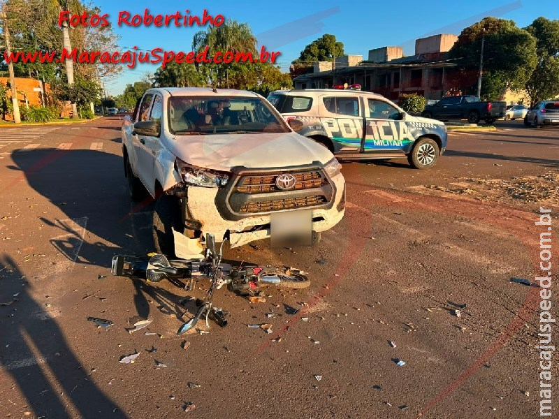 Colisão entre caminhonete e bicicleta elétrica deixa jovem ferida no centro de Maracaju