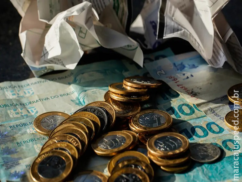 Economia cresce 0,7% em maio, puxada por consumo das famílias, diz FGV