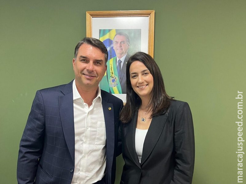 Flávio Bolsonaro reforça apoio do PL nacional à pré-candidatura de Gianni Nogueira