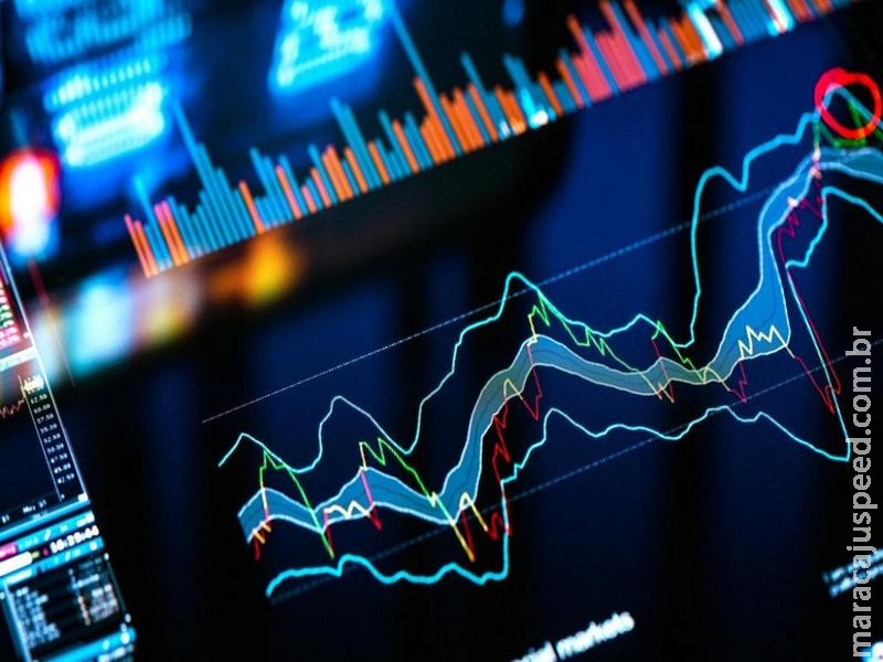 Ibovespa futuro recua aos 177 mil com nova tarifa dos EUA e à espera de Durigan e Galípolo; dólar cai a R$ 5,07 