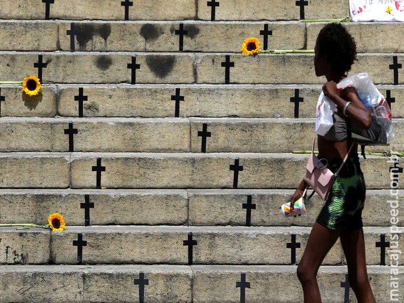 Mortes violentas caem 8,2% no país em 2025; feminicídios aumentam 4%