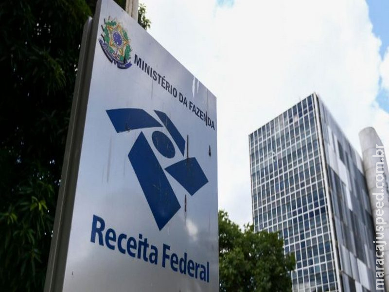 Receita Federal emite alerta para brasileiros que fazem compras pela internet