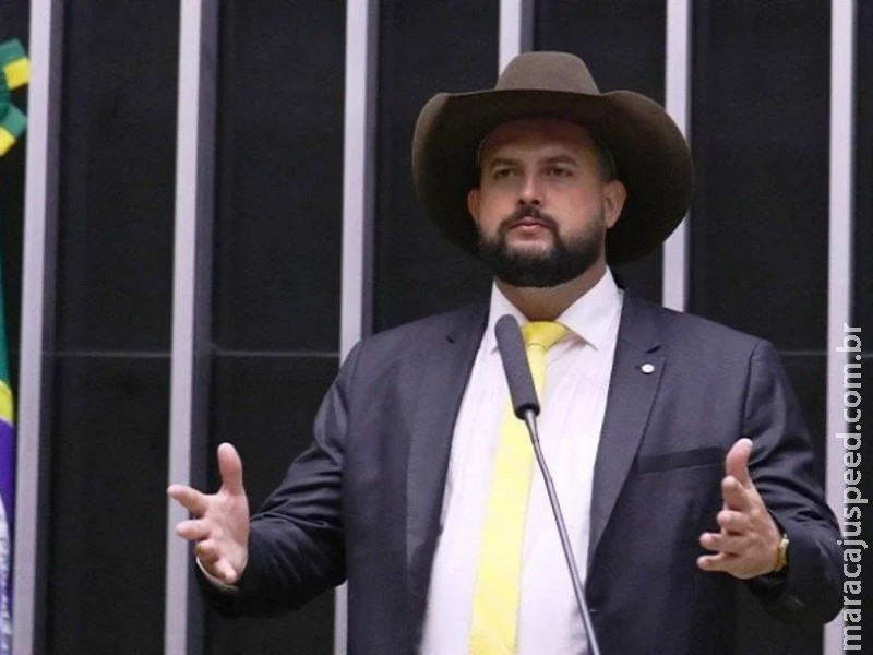 Zé Trovão diz que Bolsonaro foi covarde em 2022, e filhos do ex-presidente vão para o ataque