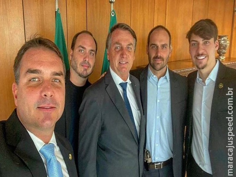 Defesa do Bolsonaro pede ao STF visita dos filhos no Dia dos Pais