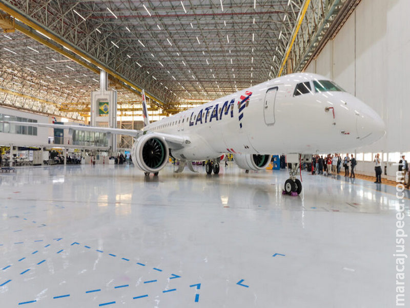 Latam anuncia operação do E195-E2 em 42 rotas, eleva projeções para 2026 e reforça aposta no Brasil
