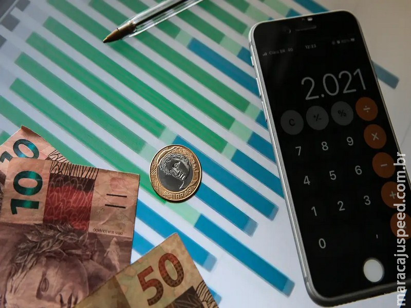 Pela 1ª vez desde março, mercado reduz expectativa para Selic em 2026
