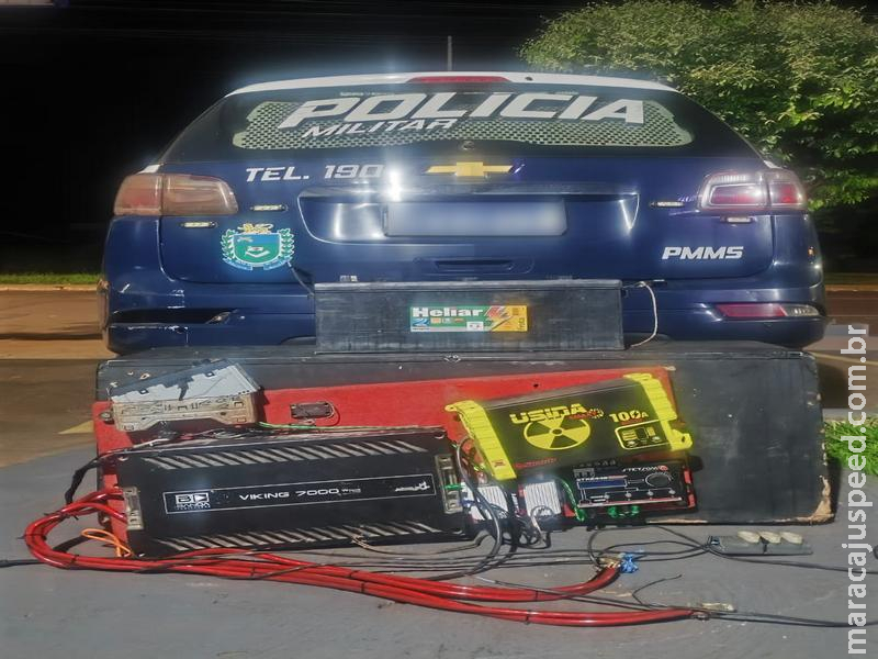 PM apreende aparelhagem de som automotivo e encaminha homem à delegacia por perturbação do sossego em Maracaju