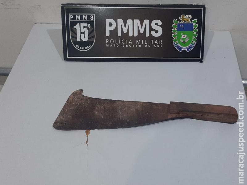 Polícia Militar prende mulher após ameaçar idosa com facão em Maracaju