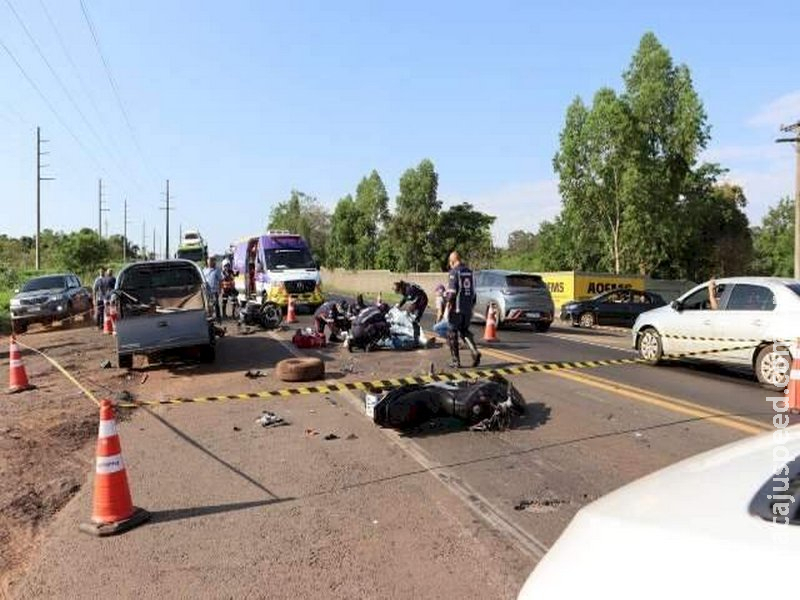  Acidente entre camionete e motocicletas deixa um morto na BR-163