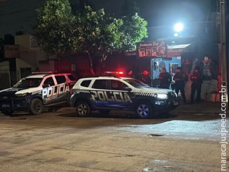 Adolescente morre após disparo durante manuseio de arma em barbearia