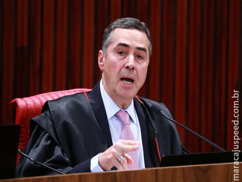 Barroso fica fora de manifesto de ex-ministros e busca saída interna para crise no STF