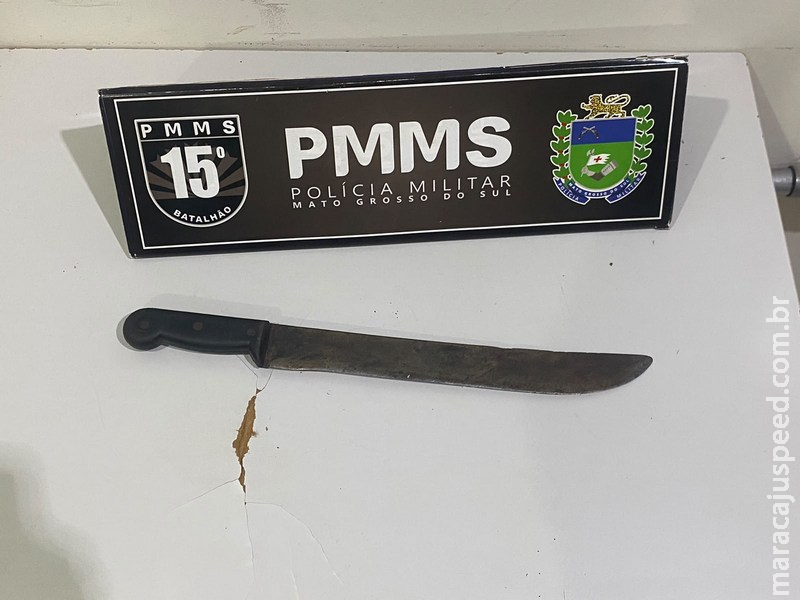 Homem armado com facão tenta furtar bicicleta e ameaça pai na porta de escola em Maracaju