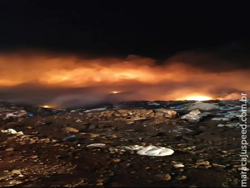 Incêndio de grandes proporções atinge aterro sanitário de Corumbá