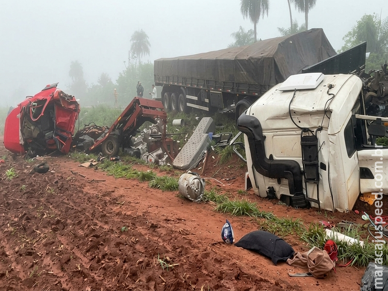 Maracaju/Itaporã: Colisão frontal entre carretas deixa um morto e ferido grave sob forte neblina na MS-157