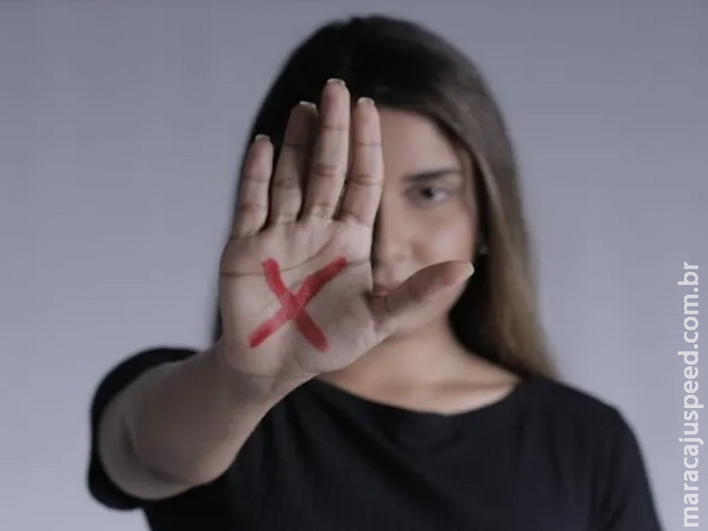Mulher pede socorro por WhatsApp após relatar agressões do marido e tortura de gato