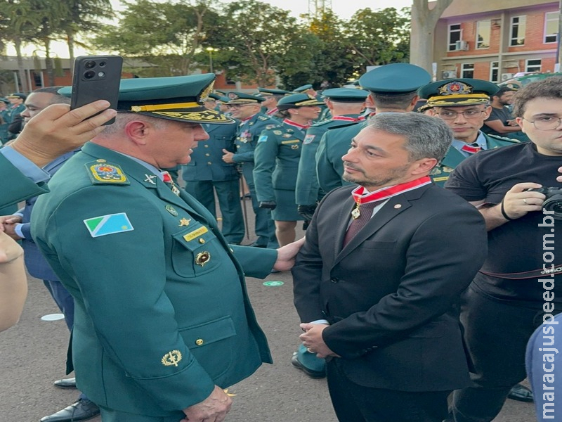 Promotor Alexandre Rosa Luz recebe Medalha do Mérito da Polícia Militar de MS