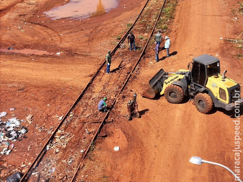 Sidrolândia inicia retirada de trilhos de antiga linha férrea