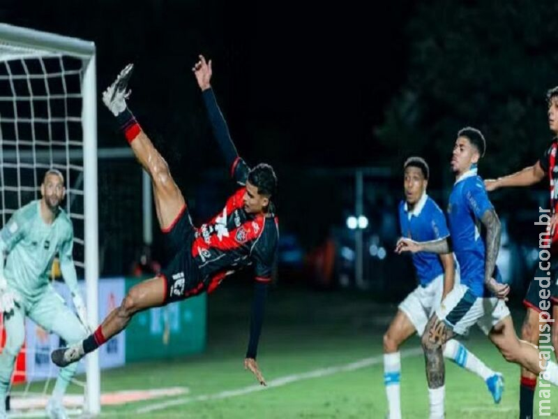 Vitória bate o Grêmio, encerra jejum e ganha fôlego no Brasileiro