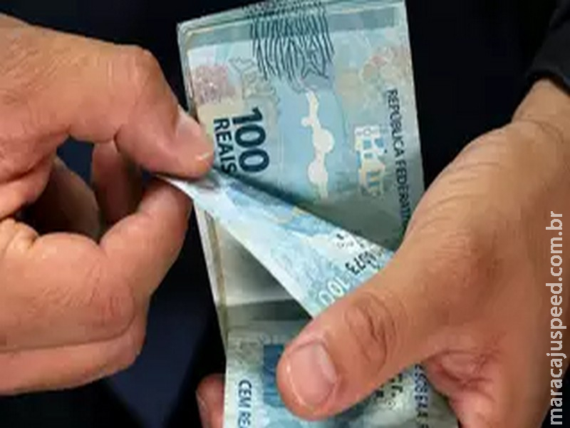 13º salário deve ter pagamento antecipado em dezembro