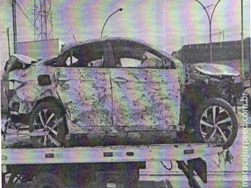 Após roubar motorista de aplicativo, casal capota carro e é preso