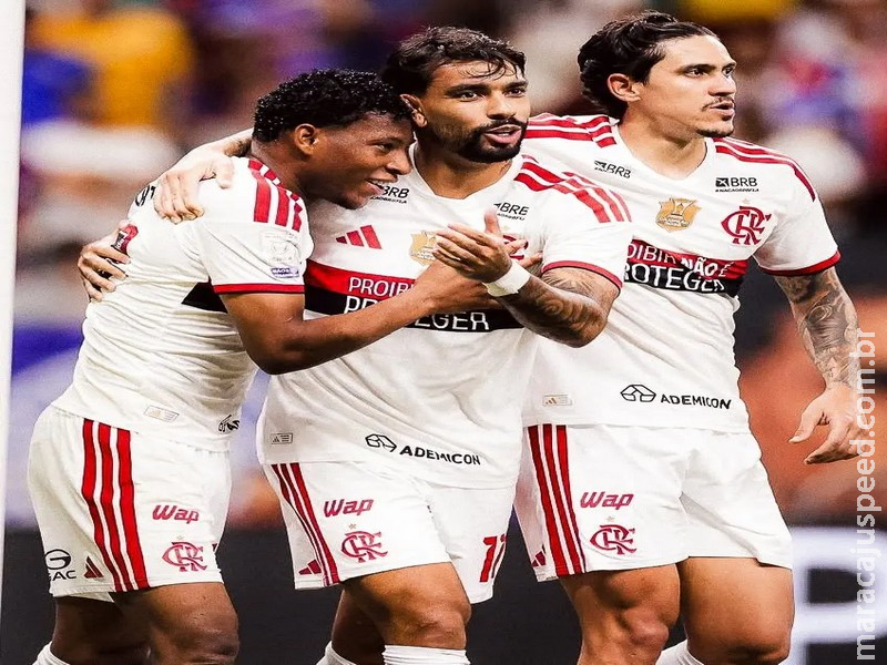Flamengo vence Bahia com golaço de Paquetá e tira Palmeiras da ponta