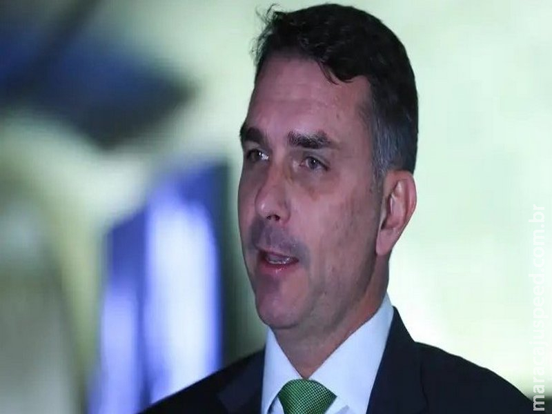 Flavio supera votação de Jair em Nova Andradina, enquanto Lula perde 1.812 votos no município entre 2022 e 2026