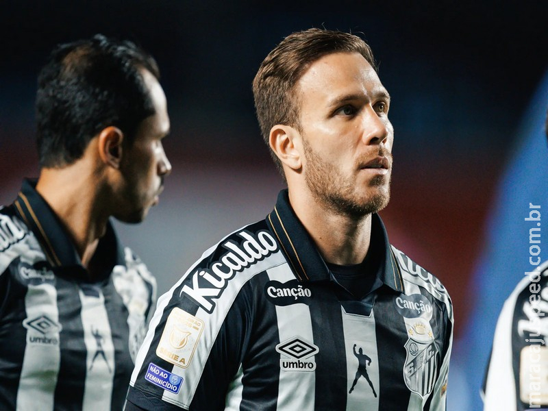 Lesão encurta período de Arthur para se firmar antes do fim de contrato no Santos