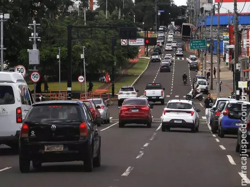 Licenciamento de veículos com placa final 0 vence nesta sexta-feira