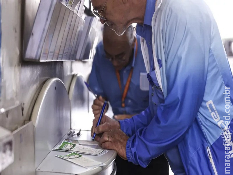 Mega-Sena acumula; prêmio pode chegar a R$ 185 milhões na terça-feira