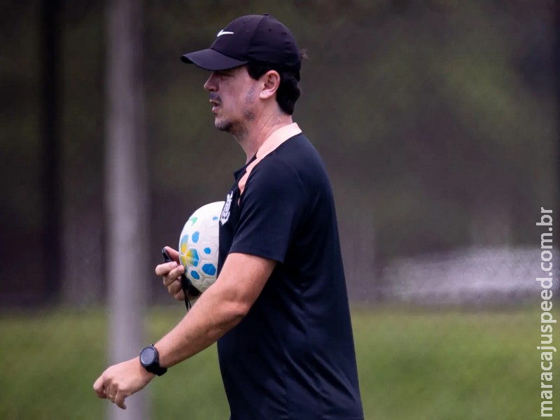 Pressionado, Diniz busca recuperar solidez defensiva do Corinthians em reta final da temporada