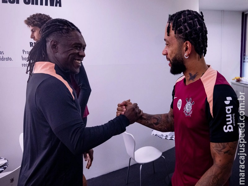 Seedorf nega influência de Memphis em acerto com o Corinthians