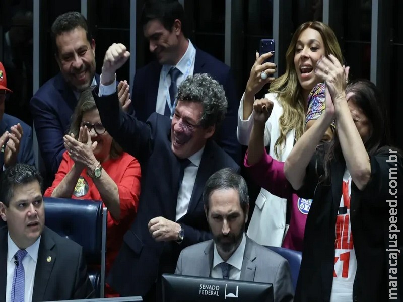 Senado aprova fim da escala 6x1 e redução da jornada de trabalho